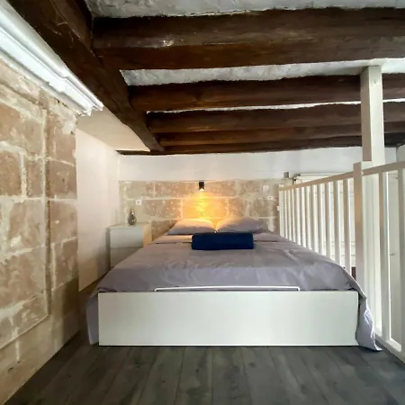 Hyper Centre Apartment Tours